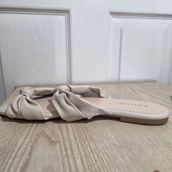 Tahari Beige Faux Leather Knotted Toe Straps Flat Slide Sandals Size 8.5 - Picture 4 of 8